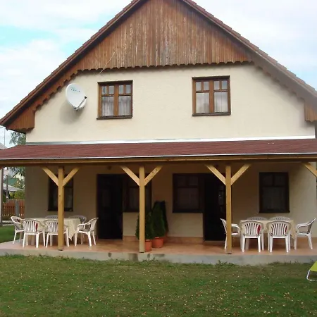 12 Σπίτι διακοπών *